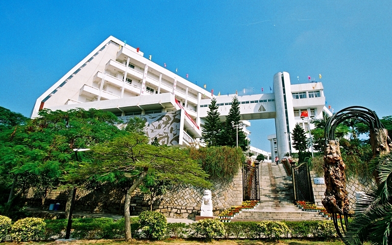 2023年重慶考生多少分可以上廈門(mén)大學(xué)軟件工程（廈門(mén)大學(xué)馬來(lái)西亞分校招生專業(yè)）專業(yè)？