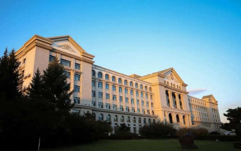 延邊大學工商管理類專業(yè)錄取分數(shù)線【河北高考物理類】