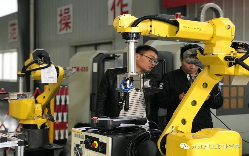 2023年重慶考生多少分可以上九江理工職業(yè)學(xué)院工業(yè)機(jī)器人技術(shù)專業(yè)？