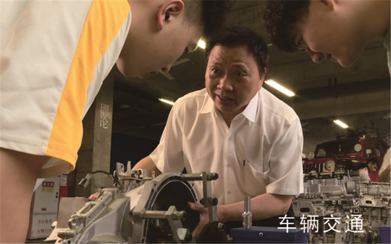 重慶智能工程職業(yè)學院大數(shù)據(jù)技術專業(yè)在河北招生錄取分數(shù)(歷史類)：249分