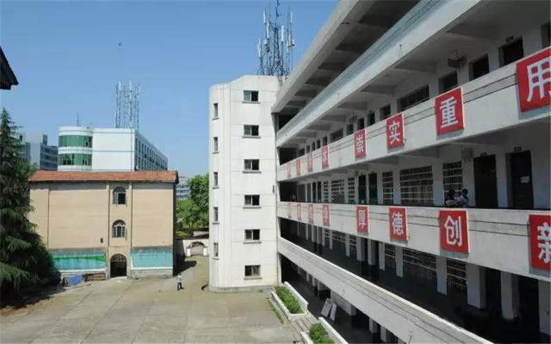 常德職業(yè)技術(shù)學(xué)院護(hù)理專業(yè)在河北招生錄取分?jǐn)?shù)(物理類)：386分
