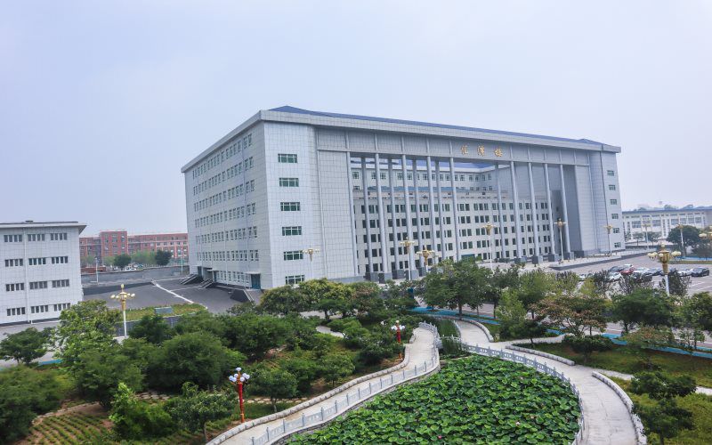 遼寧財貿(mào)學(xué)院金融工程專業(yè)在遼寧招生錄取分?jǐn)?shù)(物理類)：388分