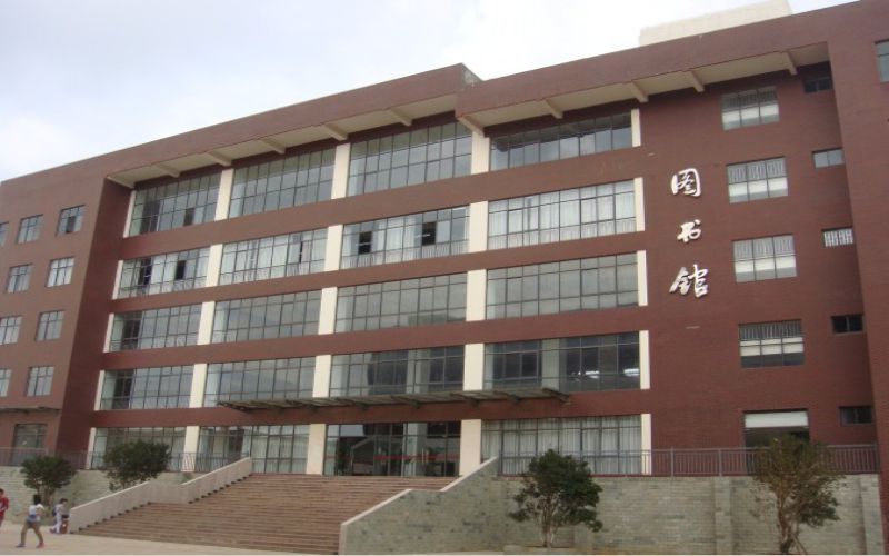 云南科技信息職業(yè)學(xué)院藥品生產(chǎn)技術(shù)專業(yè)（一 ）錄取分?jǐn)?shù)線【云南高考文科】