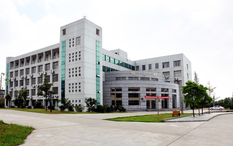 2023年江西農(nóng)業(yè)大學(xué)在四川招生專業(yè)有哪些？學(xué)費是多少？