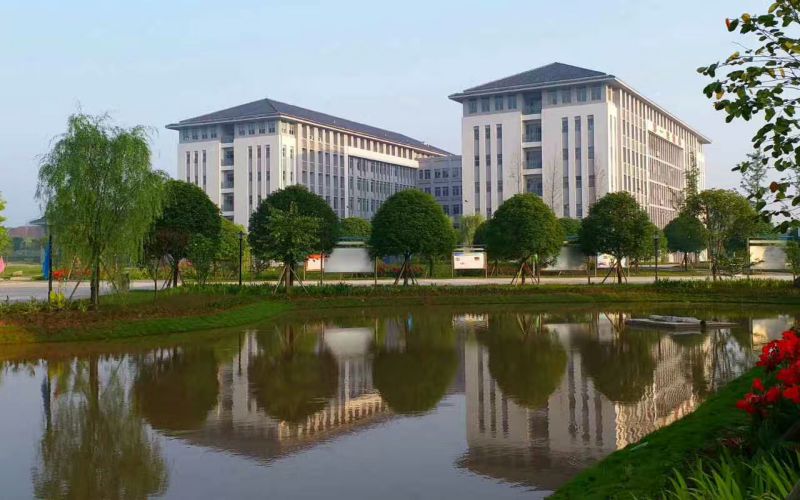 重慶化工職業(yè)學(xué)院工業(yè)過程自動化技術(shù)專業(yè)在重慶招生錄取分?jǐn)?shù)(物理類)：355分