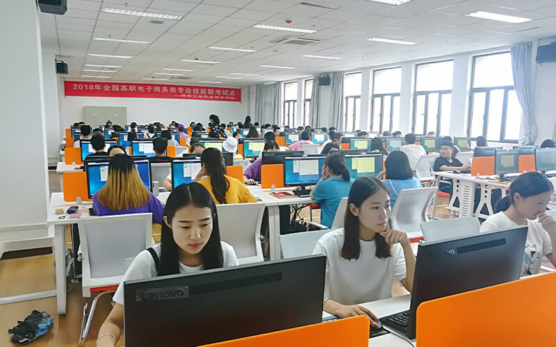 河南工業(yè)職業(yè)技術(shù)學(xué)院電氣自動化技術(shù)專業(yè)在山東招生錄取分?jǐn)?shù)(綜合)：407分