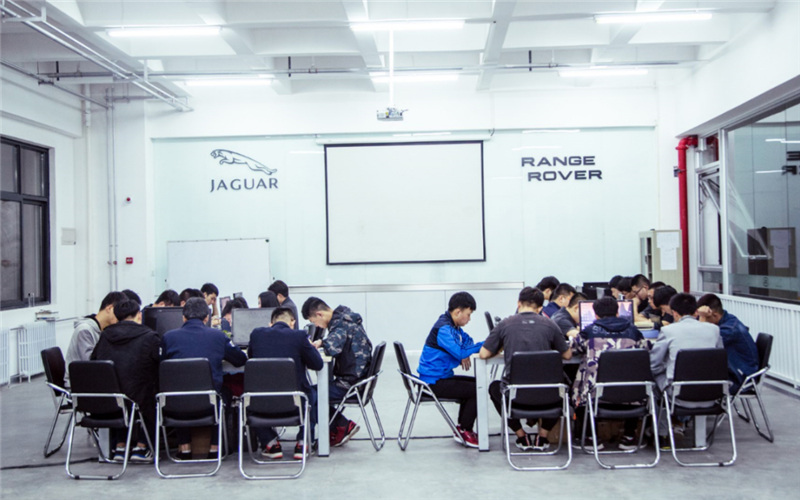 西安汽車職業(yè)大學無人機應用技術專業(yè)錄取分數(shù)線【河北高考物理類】
