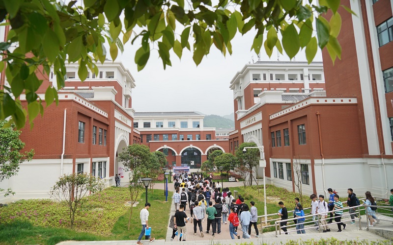 遵義醫(yī)科大學(xué)醫(yī)學(xué)與科技學(xué)院臨床醫(yī)學(xué)專業(yè)錄取分?jǐn)?shù)線【四川高考理科】